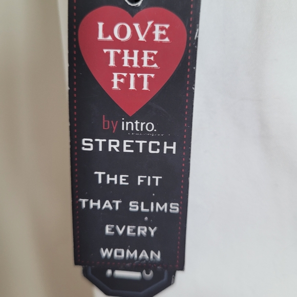 NWT Shorts, Intro by Jonathan Ross - Picture 4 of 5